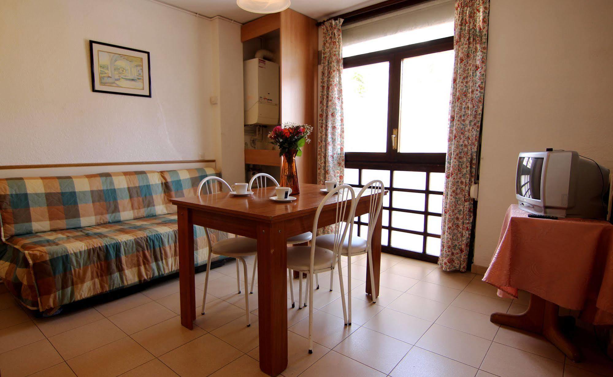 Apartamentos Zodiac Лорет де Мар Екстериор снимка
